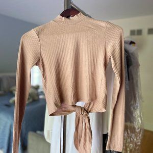 Cut Out Fitted Top! F21